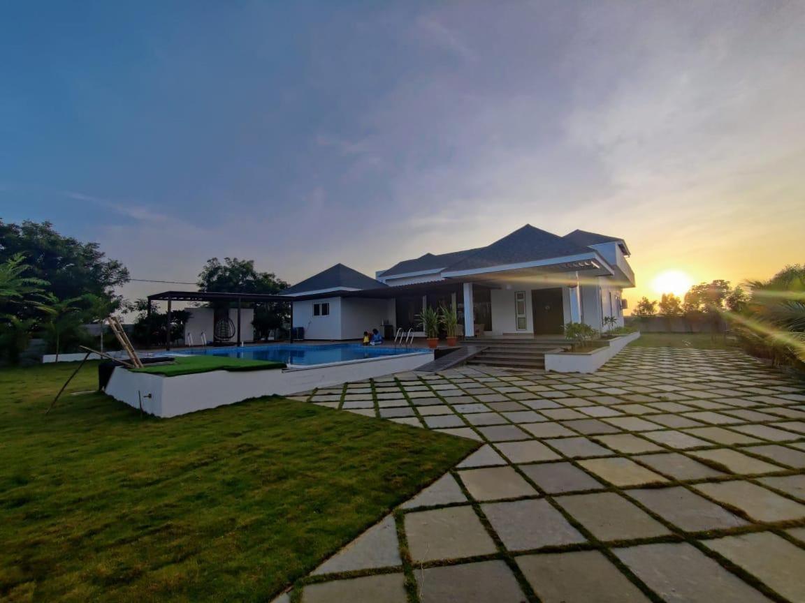V R Farms Exotic Villa Venkatāpur 外观 照片